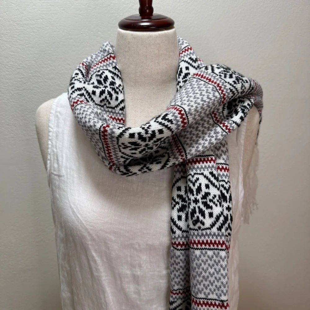 Maurices Fair Isle Nordic Knit Winter‎ Gray Black Red Tassel Fringe Scarf OS